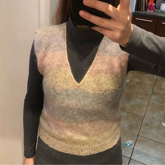 JEANNE PIERRE Mohair Blend Vintage Pastel Rainbow V-NeckPullover Vest SzS‎ - Picture 5 of 5